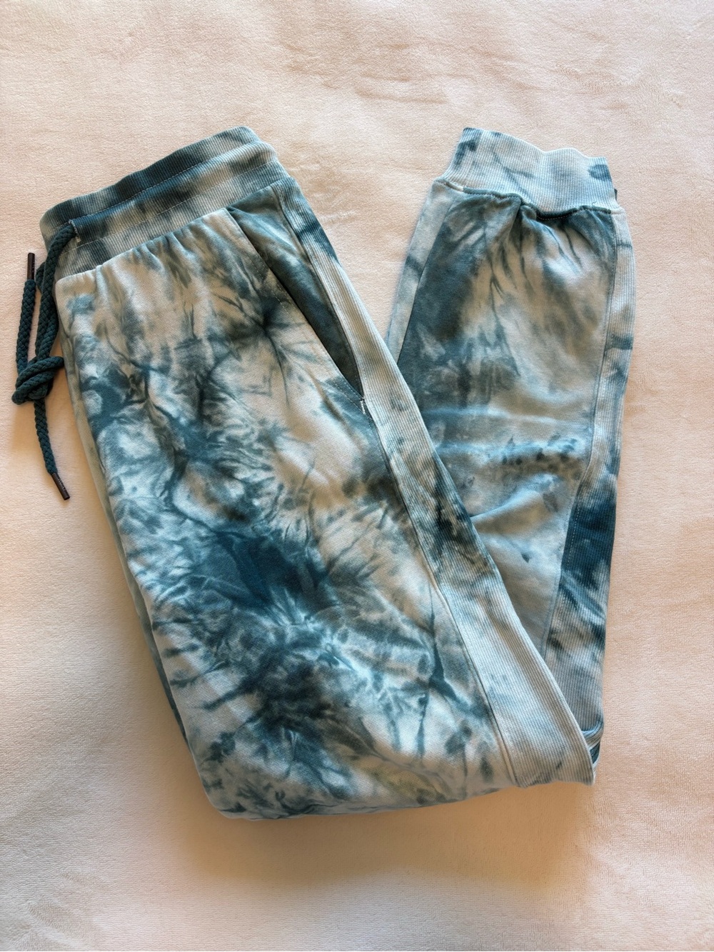 Women’s Roxy blue tie dye sweats